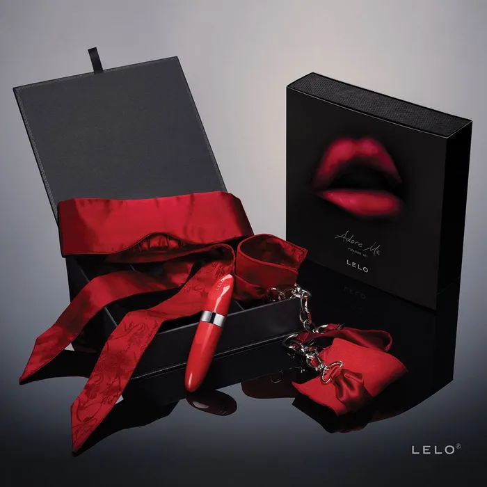 Couples | Entrenue LELO Adore Me Kit
