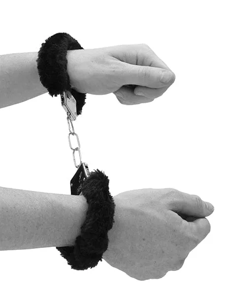 Shots Ouch Black White Beginners Furry Hand Cuffs Black Shots America Anal
