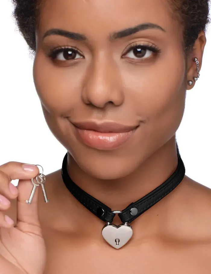 Female Sex Toys Heart Lock Leather Bondage Choker with Lock and Key BDSM Collar XR Brands Female Sex Toys Heart Lock Leather Bondage Choker with Lock and Key BDSM Collar XR Brands
