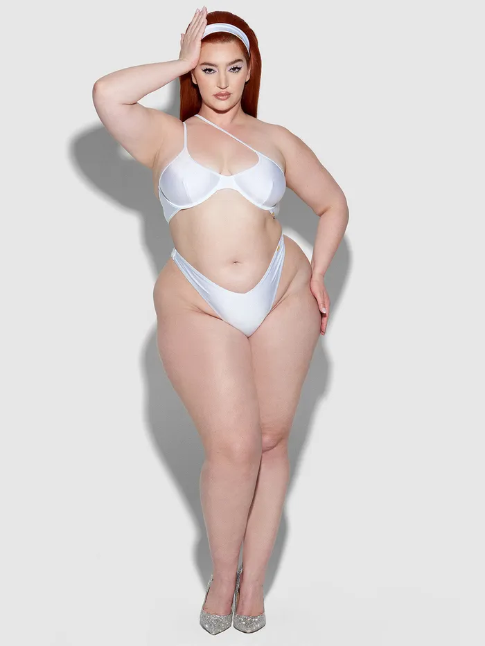 Fredericks of Hollywood Amala Underwire Scoop Swim Top Vibrators Fredericks of Hollywood Amala Underwire Scoop Swim Top Vibrators